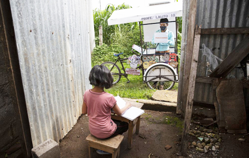 “Lớp học ba gác” của thầy giáo 27 tuổi trong đại dịch COVID-19