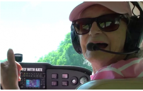 Cụ bà 99 tuổi đam mê lái máy bay được Guinness thế giới vinh danh