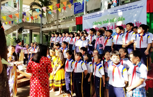 Cán bộ “có vấn đề”, liền được điều về… trung tâm văn hóa