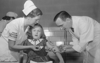 Vắc-xin - Cuộc chạy đua không có hồi kết