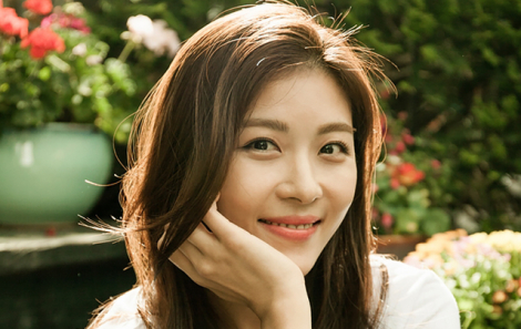 Ha Ji Won vẫn phong độ và chuyên nghiệp khi tái xuất