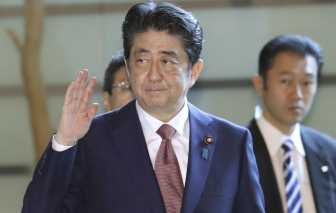 Thủ tướng Shinzo Abe đến bệnh viện trước những đồn đoán về sức khỏe