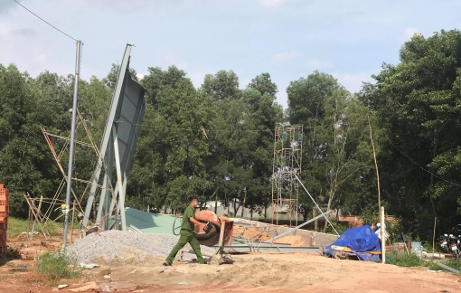 Công trình nhà xưởng đang thi công bị đổ sập, 3 công nhân trọng thương