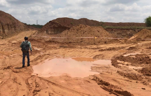 Khu đất rộng 2ha ở Bình Dương bị khai thác đất mặt trái phép