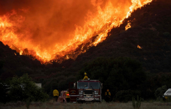 California tuyên bố tình trạng khẩn cấp cháy rừng