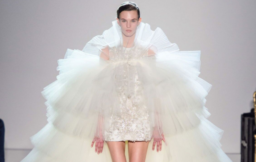 Những chiếc váy cưới ‘cổ tích’ sang trọng hàng đầu thế giới