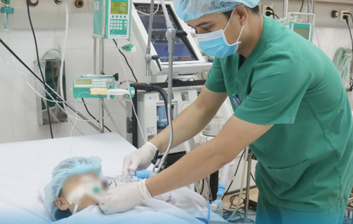 Trượt chân khi câu cá, bé trai tử vong, bé gái nguy kịch