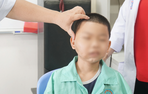 Bác sĩ kinh ngạc khi lần đầu tiên thấy khối u “dị thường”