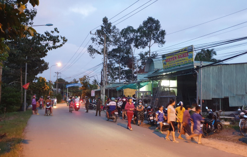 Bé gái 12 tuổi treo cổ tự tử, nghi do bị la rầy vì chơi điện thoại