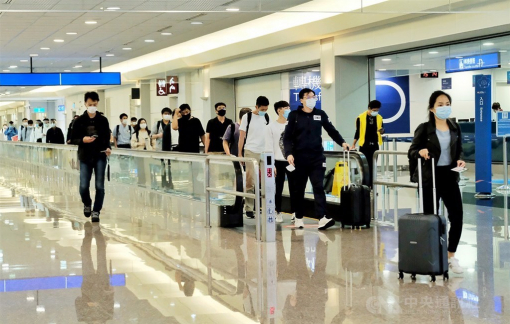 Đài Loan xem xét buộc người nước ngoài nhập cảnh trả tiền xét nghiệm COVID-19