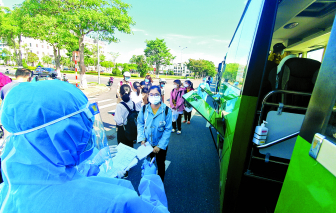 Bị kẹt ở Đà Nẵng, dân các tỉnh nóng ruột mong ngày về