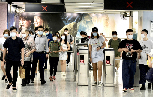 Bệnh nhân tái nhiễm COVID-19 có khiến vắc-xin thất bại?