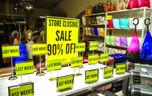 Dịch bệnh bùng phát, ngành thời trang suy tàn