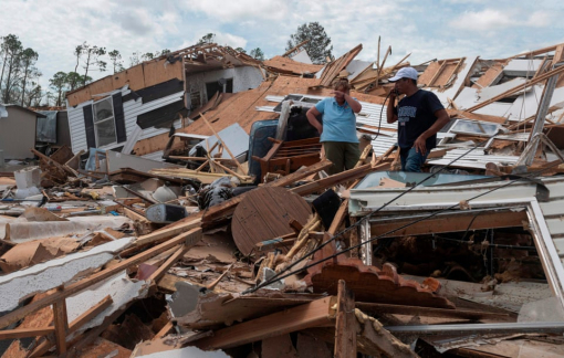 Bão Laura tàn phá nước Mỹ