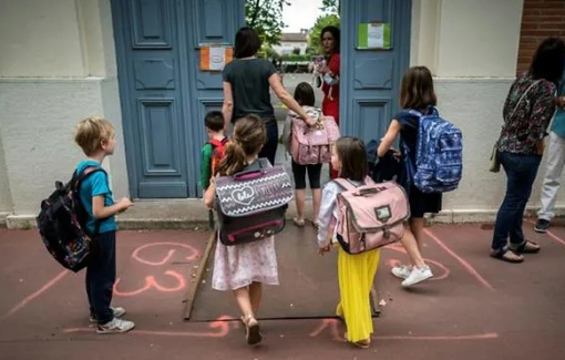 Trẻ em châu Âu quay lại trường học giữa nỗi lo dịch bệnh