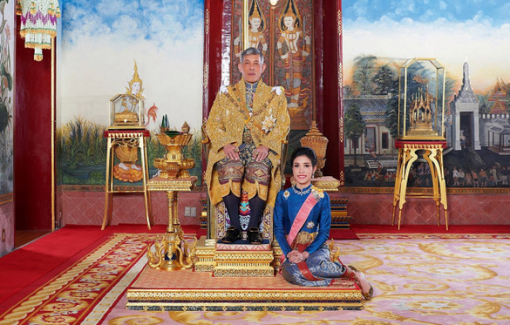 Vua Thái Lan phục vị hoàng quý phi sau gần 1 năm phế truất