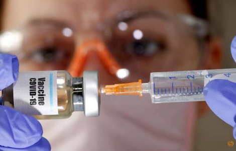 Mỹ chuẩn bị phân phối một loại vắc-xin ngừa COVID-19, Anh tái áp đặt hạn chế