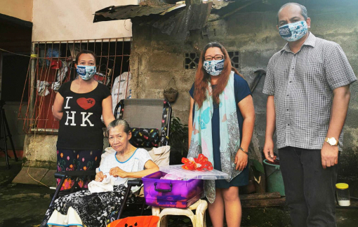 Giữa đại dịch, dân Philippines đổ xô đổi đồ đạc lấy thức ăn