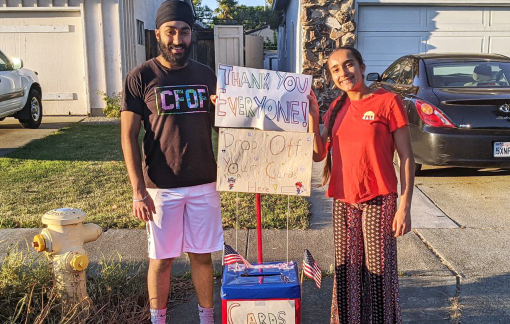 Hai thiếu niên khởi xướng phong trào gửi thiệp cảm ơn nhân viên y tế