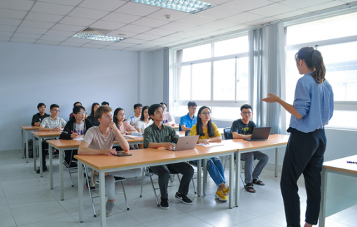 Sinh viên VGU: Chắc lý thuyết, vững thực hành