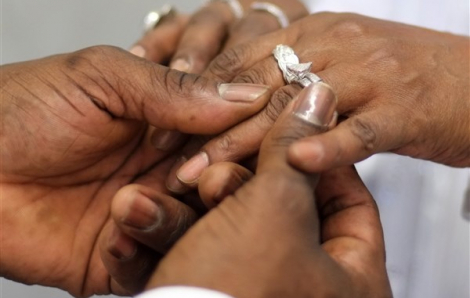 Chiếc nhẫn cưới bằng vàng 18 carat đã "tái ngộ" cùng chủ nhân sau 40 năm thất lạc