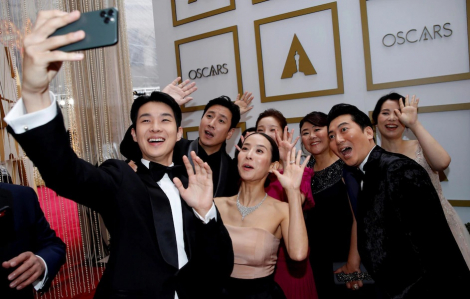 Hàn Quốc không bỏ lỡ cơ hội trở thành cường quốc văn hóa sau thành công của K-pop và giải Oscar