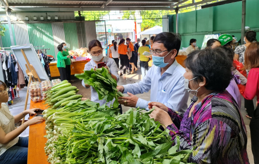 Một tháng hành động hỗ trợ người khó khăn vì COVID-19