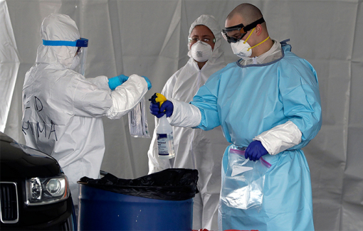 Pháp tái bùng phát ca nhiễm, WHO lo ngại COVID-19 lây lan ở các trại tị nạn