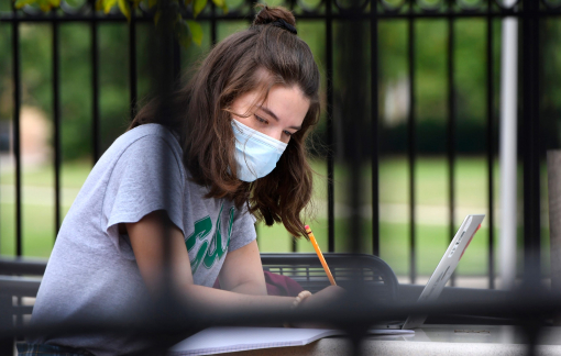 Sinh viên Michigan được yêu cầu cách ly do số ca nhiễm COVID-19 “tăng theo cấp số nhân”