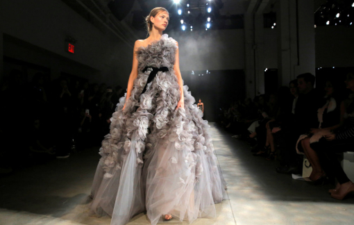 New York Fashion Week: Sự cố gắng yếu ớt của ngành công nghiệp thời trang trong đại dịch