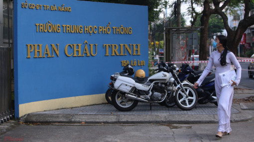 Hôm nay, học sinh Đà Nẵng từ lớp Sáu đến lớp 12 đến trường