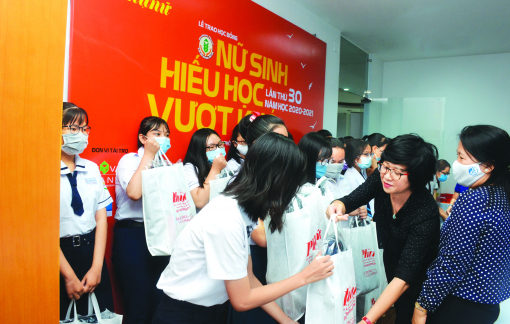 Tuổi 30 của Chương trình học bổng “Nữ sinh hiếu học, vượt khó”: Công lý của riêng mình