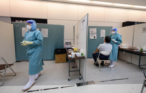 Pháp ghi nhận hơn 13.000 ca mắc COVID-19 trong 1 ngày, các quốc gia Mỹ Latinh tham gia kế hoạch COVAX