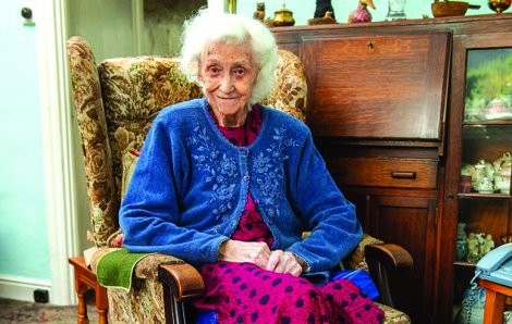 Cụ bà đón sinh nhật 100 tuổi tại căn nhà nơi mình sinh ra