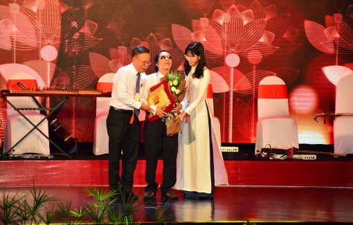 Vinh danh người đứng sau hào quang của nghệ sĩ