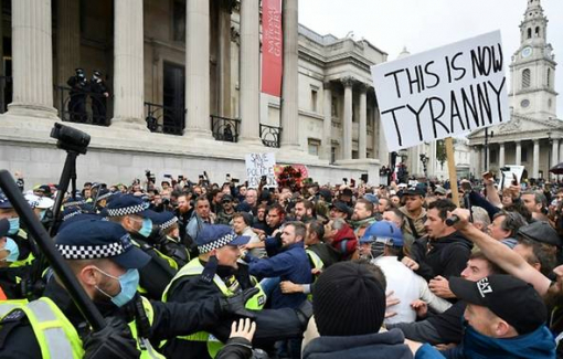 Anh tài trợ hơn 700 triệu USD phân phối vắc-xin toàn cầu, Mỹ tăng kỷ lục số ca mắc COVID-19