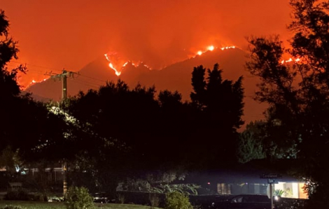Cháy rừng tái bùng phát dữ dội ở California