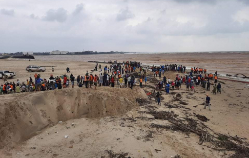 8 người đang mắc kẹt trên tàu Vietship, có 2 người bị thương nặng