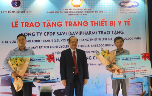 SAVIPHARM trao tặng các thiết bị y tế trị giá 5 tỷ đồng cho Sở Y tế TP.HCM