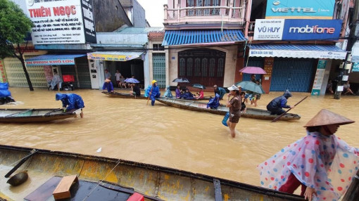 Ngập những âu lo trong mỗi căn nhà lụt