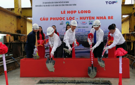 Hợp long cầu Phước Lộc: Tạo tiền đề liên kết với tỉnh Long An