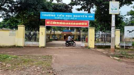 Tạm đình chỉ giảng dạy giáo viên đánh học sinh bầm đùi