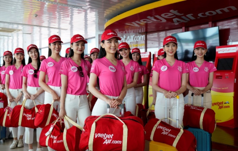 Các người đẹp Hoa hậu Việt Nam 2020 xuất hiện nổi bật tại sân bay