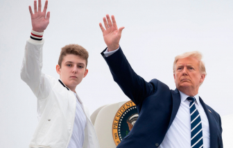 Con trai út Tổng thống Trump mắc COVID-19, Pháp ban bố lệnh giới nghiêm mới