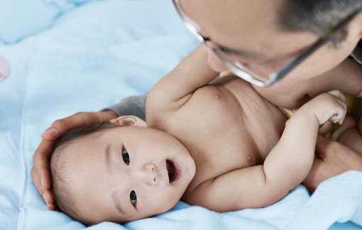 Những điều mẹ cần chú ý để chăm sóc da bé trong thời điểm giao mùa