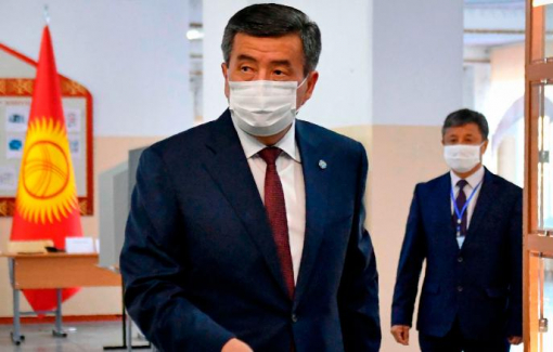 Tổng thống Kyrgyzstan từ chức