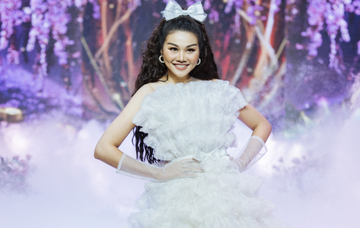 Thanh Hằng hóa công chúa ngọt ngào