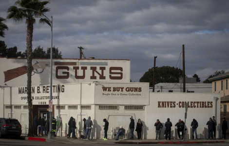 Hàng trăm ngàn người dân California mua súng kể từ đầu mùa đại dịch