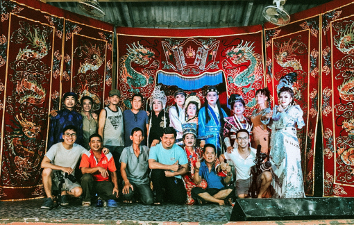 "Đoạn trường vinh hoa": Khi người vào cởi áo lau son phấn