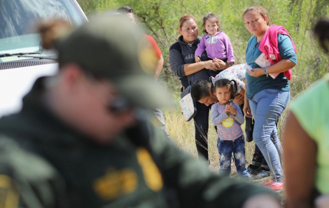Hơn 500 trẻ em di cư vào Mỹ không tìm được cha mẹ